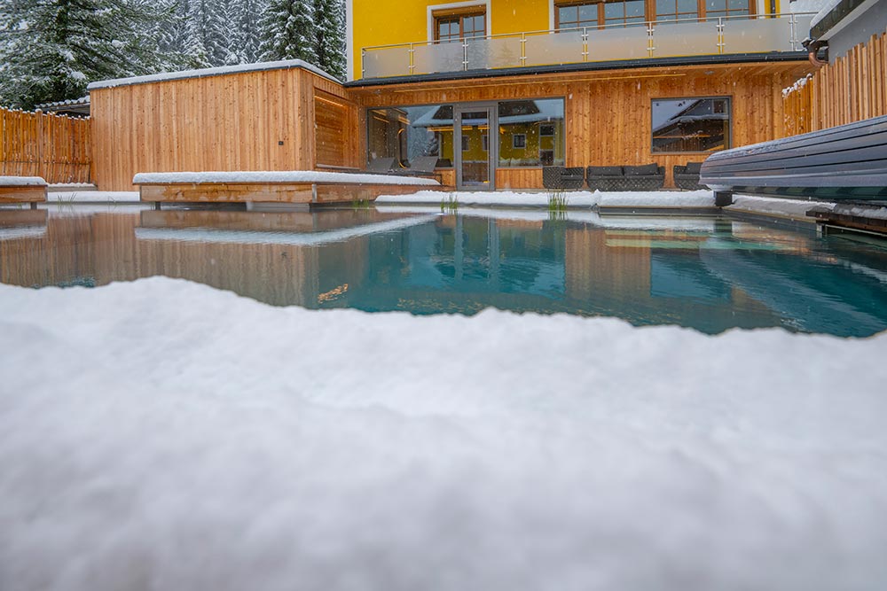 Wellnesshotel AlpinSpa Zur Post - Biopool im Winter